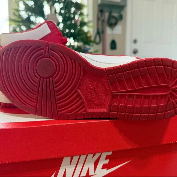 Nike Red and White Women's Sneakers - Picture 6 of 11